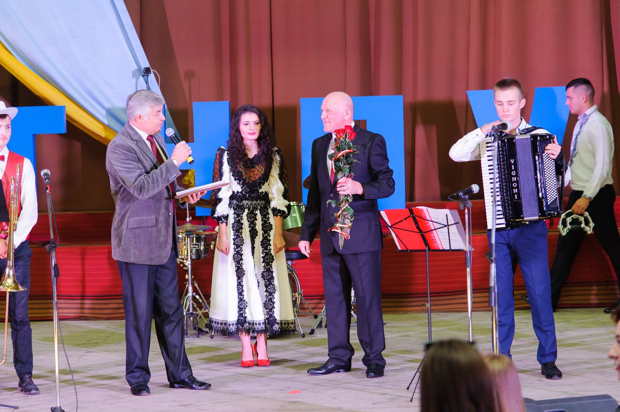 Вітальне соло від завідувача кафедри музикознавства та методики музичного мистецтва Тернопільського національного педагогічного університету імені Володимира Гнатюка, доцента Богдана Остаповича Водяного